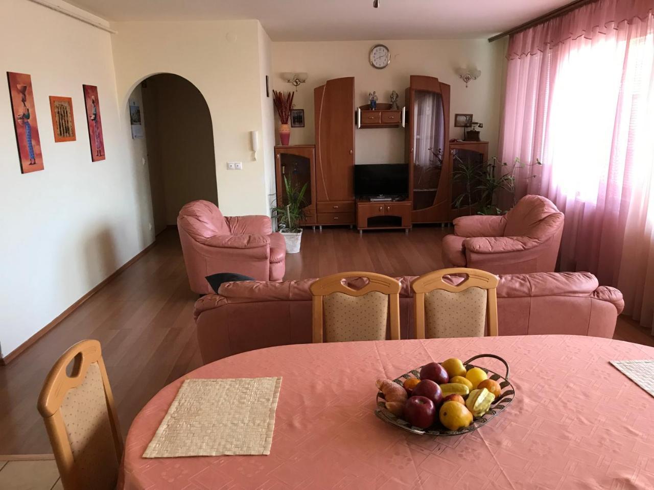 Lotusz Apartments In Nyíregyháza Екстериор снимка