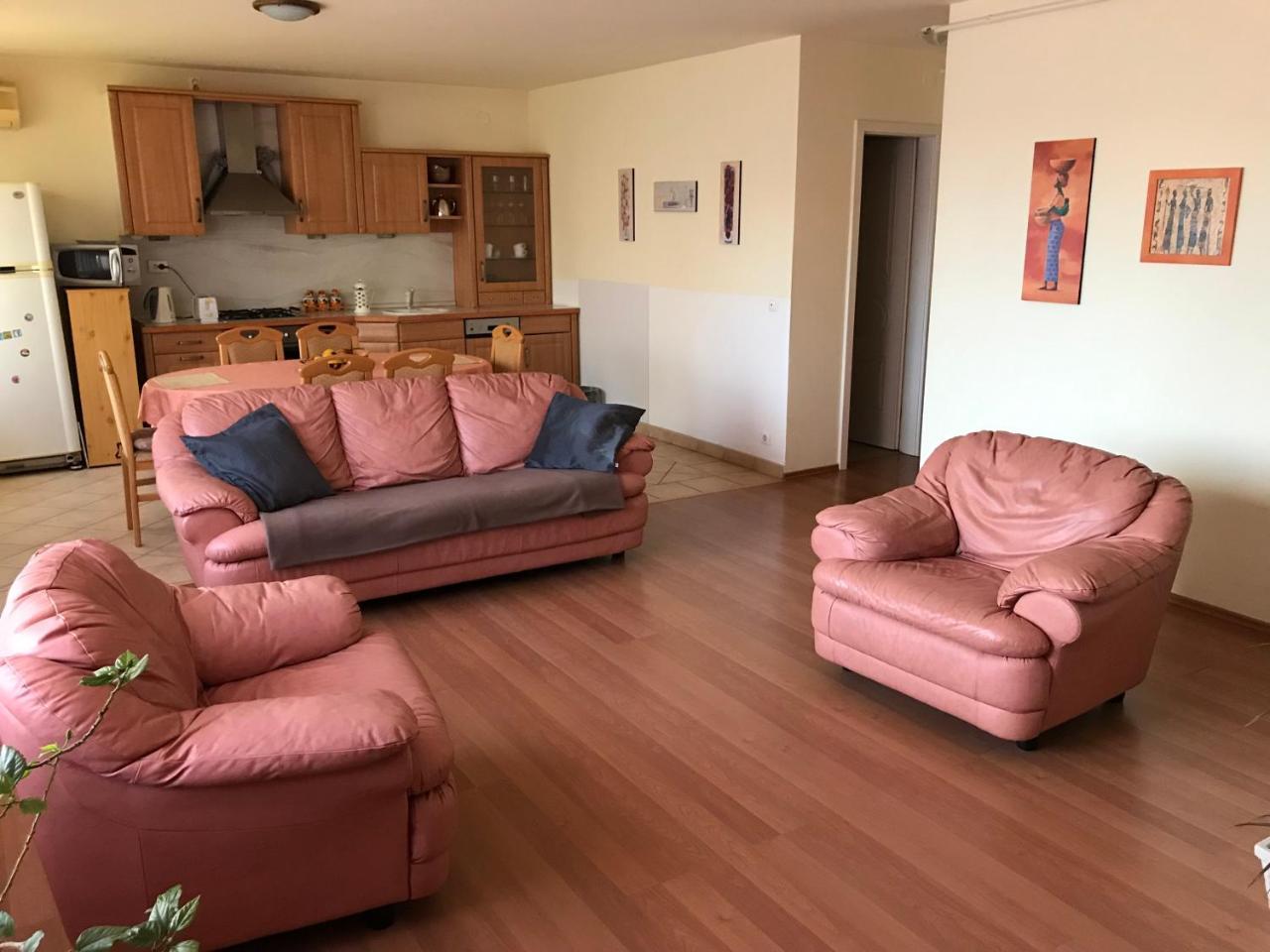 Lotusz Apartments In Nyíregyháza Екстериор снимка