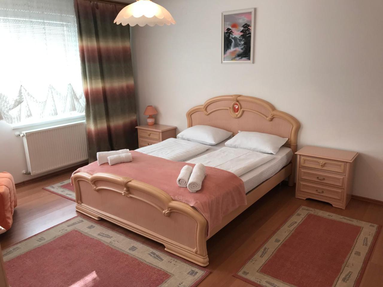 Lotusz Apartments In Nyíregyháza Екстериор снимка