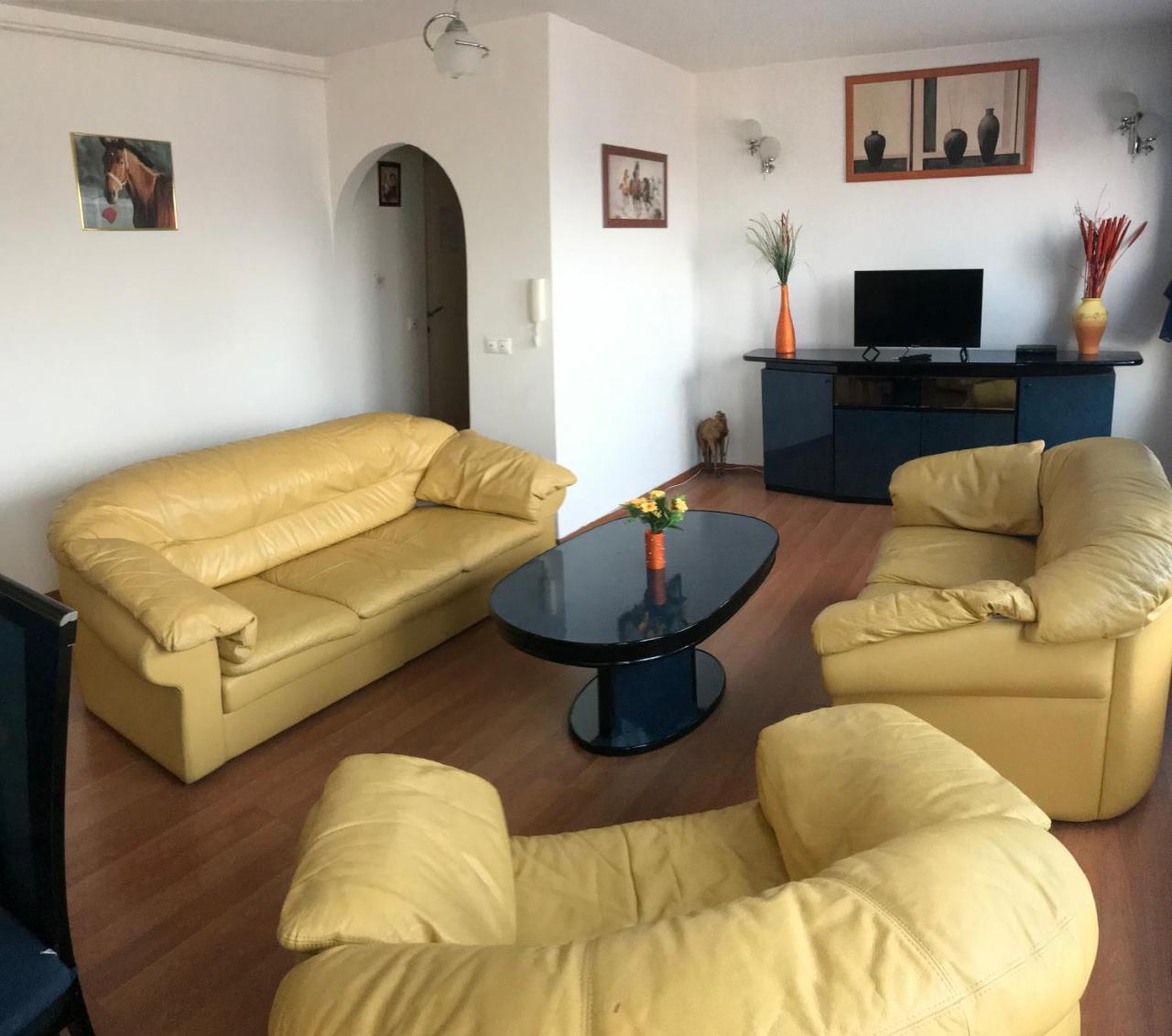 Lotusz Apartments In Nyíregyháza Екстериор снимка