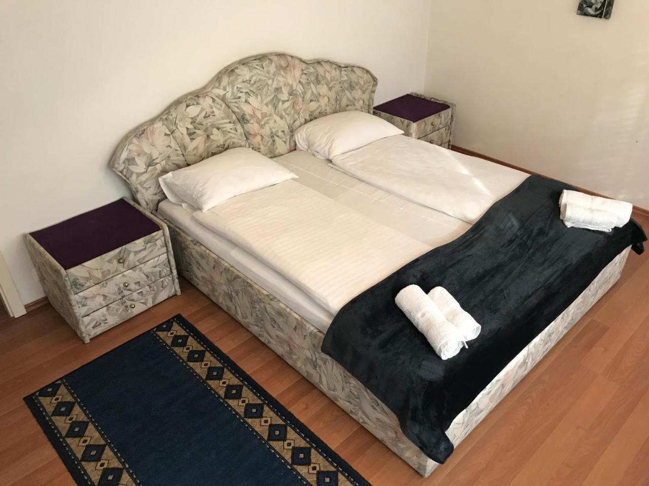 Lotusz Apartments In Nyíregyháza Екстериор снимка