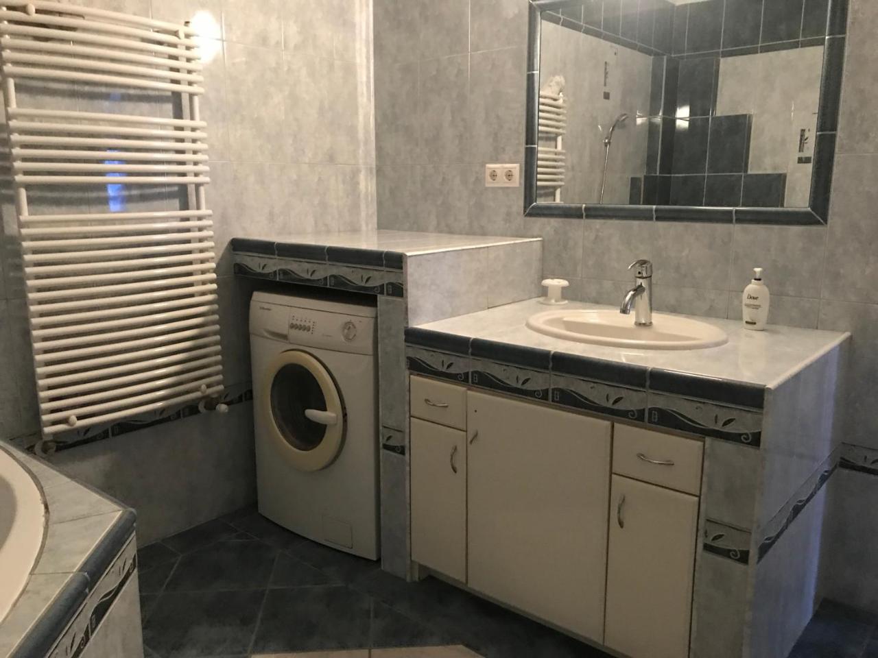 Lotusz Apartments In Nyíregyháza Екстериор снимка