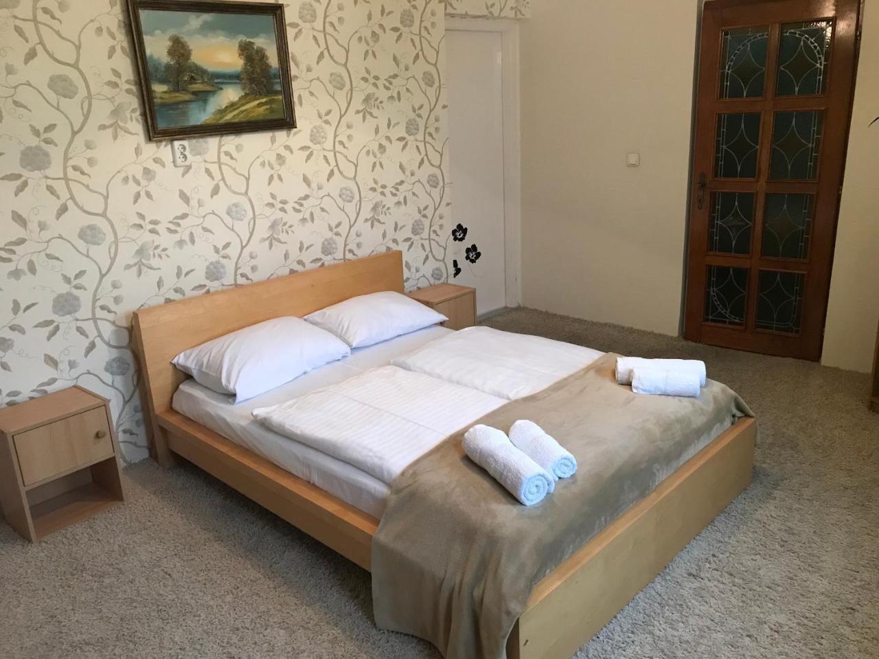 Lotusz Apartments In Nyíregyháza Екстериор снимка