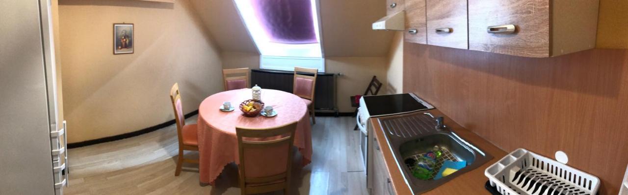 Lotusz Apartments In Nyíregyháza Екстериор снимка