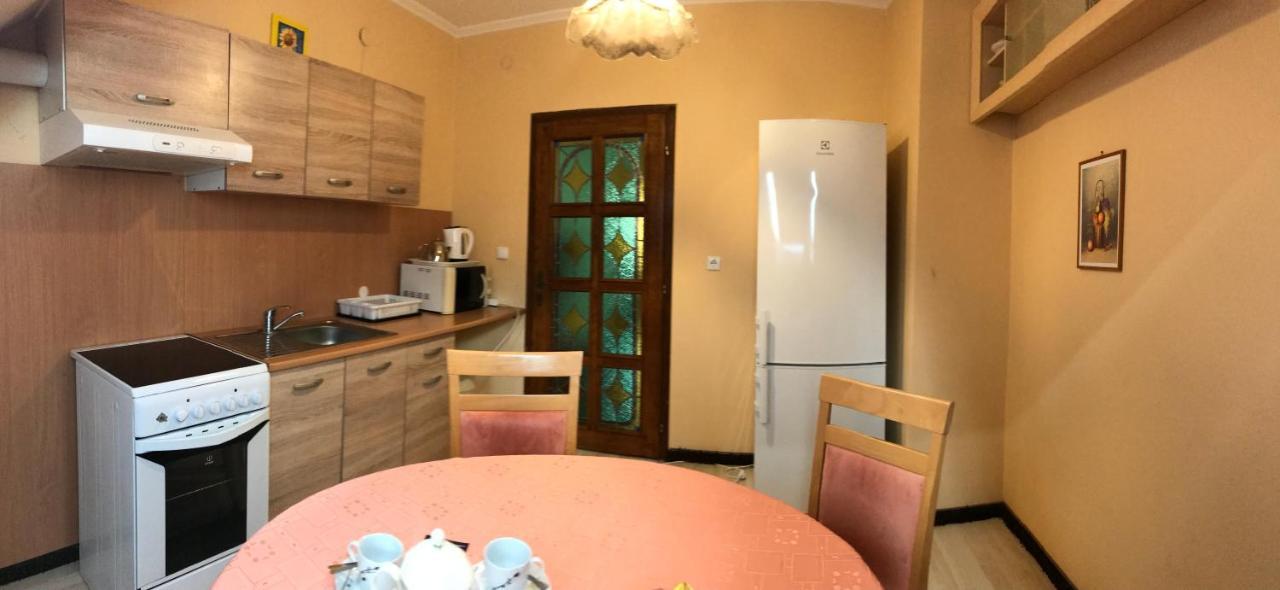 Lotusz Apartments In Nyíregyháza Екстериор снимка