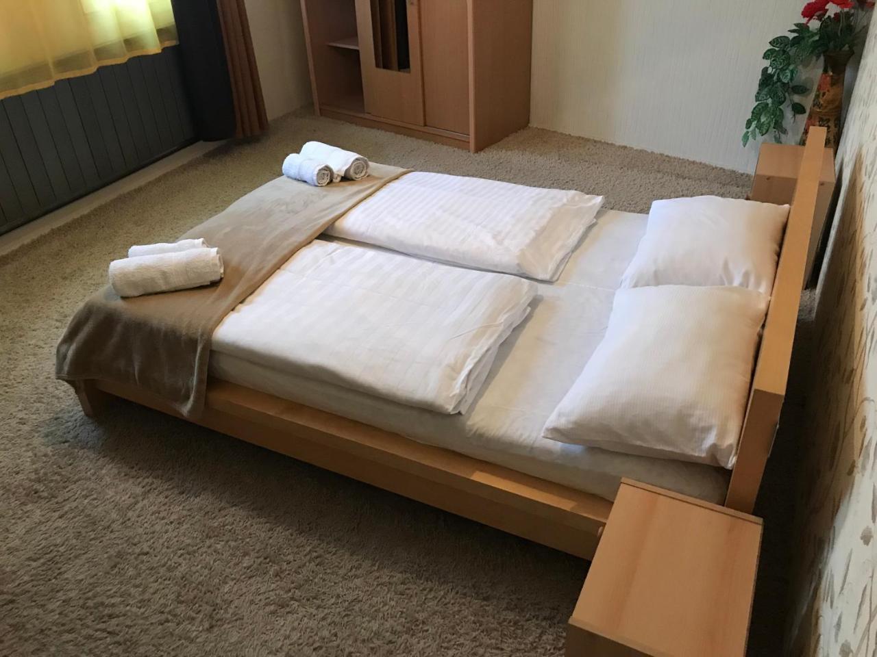 Lotusz Apartments In Nyíregyháza Екстериор снимка